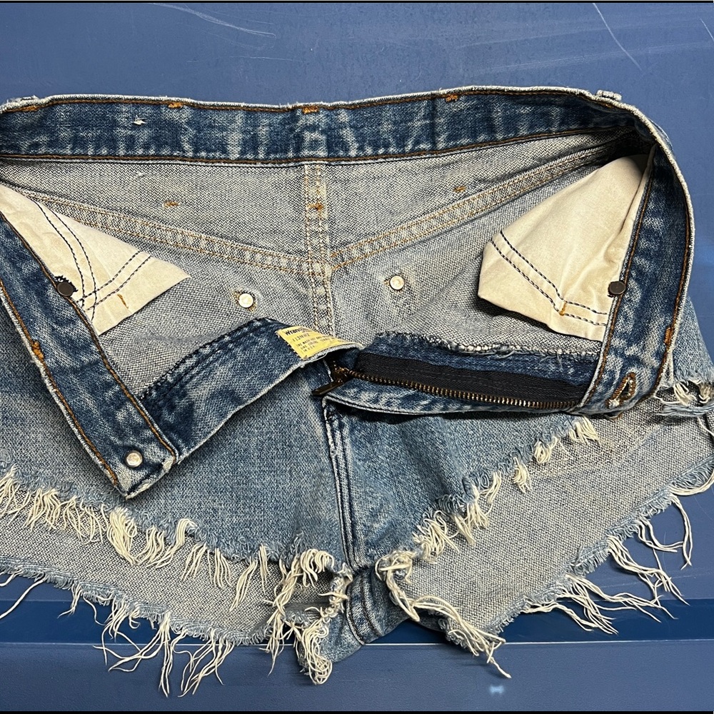 Wrangler shorts - Picture 3 of 6